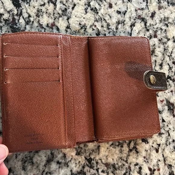 LV Monogram Kisslock Wallet - Picture 5 of 16